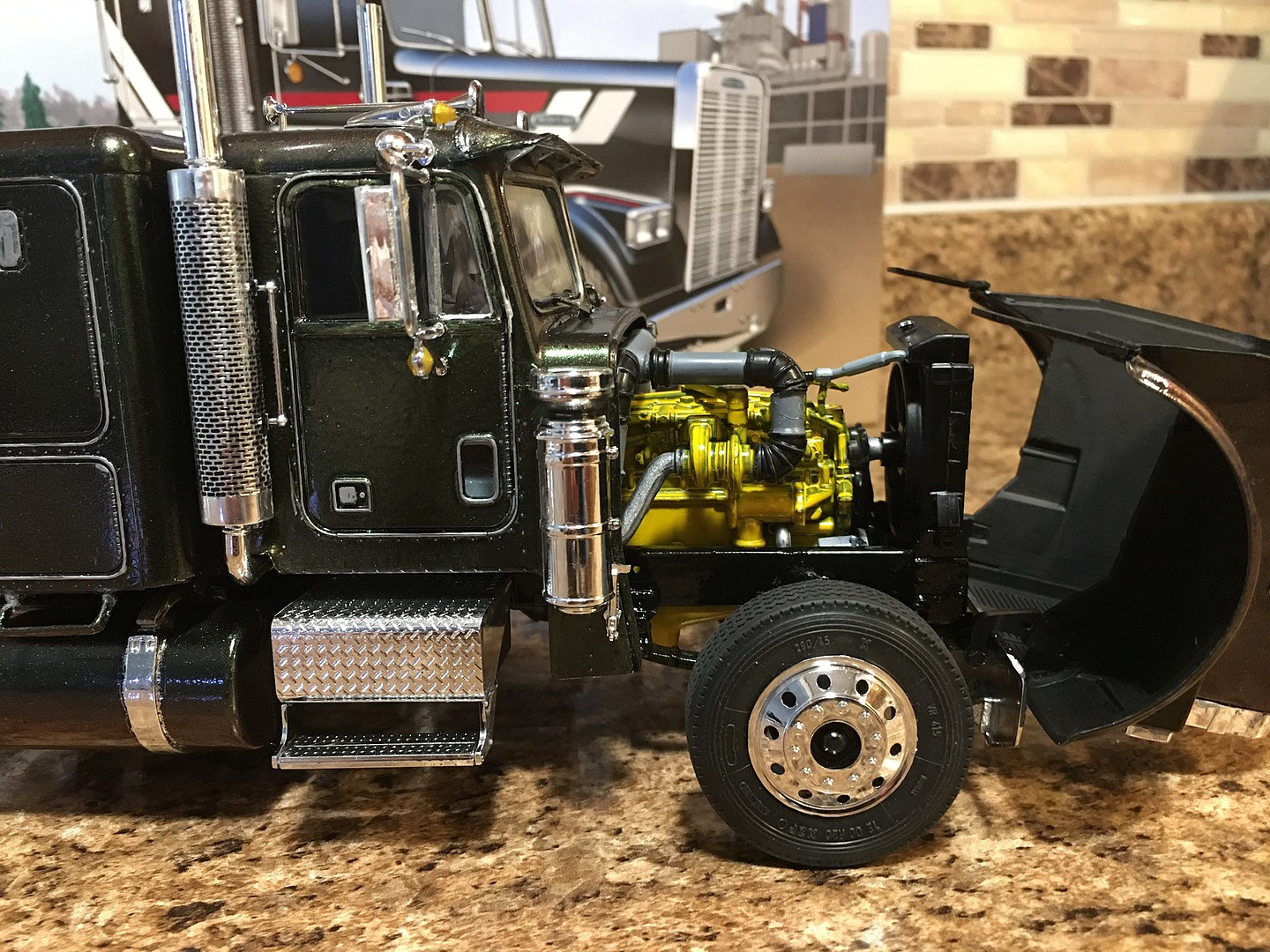 FREIGHTLINER FLC TRACTOR - a photo on