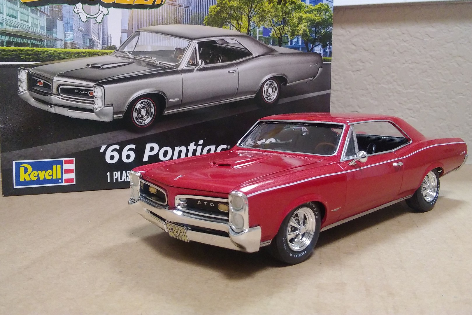 1966 Pontiac GTO Plastic Model Car Kit 1/25 Scale 854479