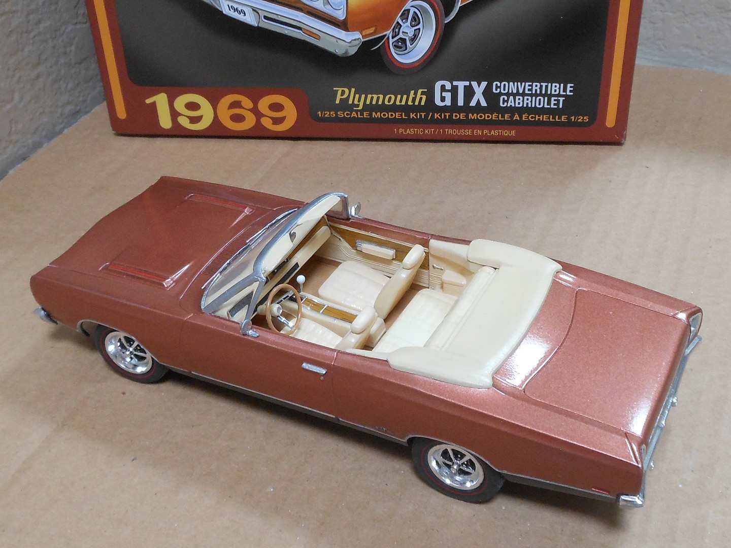 Plymouth GTX Décapotable 1969 – Maquette 1/18 Blanche
