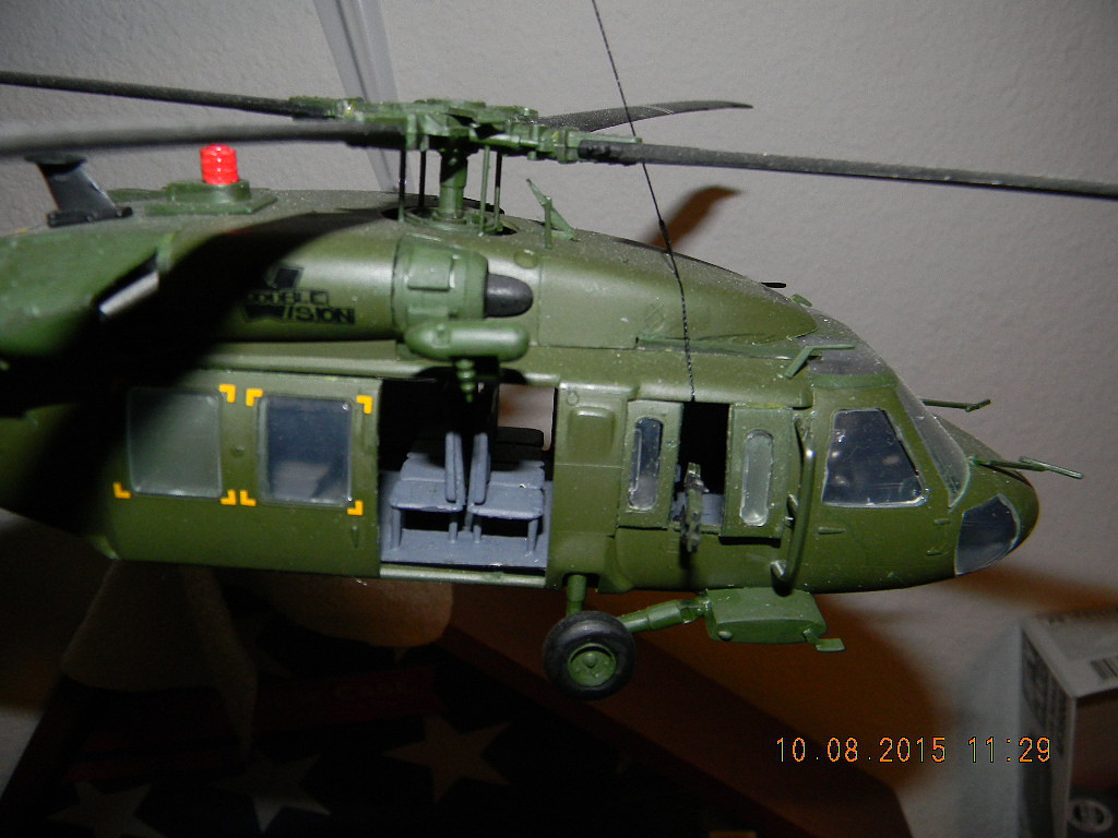 UH60L Blackhawk Plastic Model Helicopter Kit 1/48 Scale 11621 pictures by Jetpack33