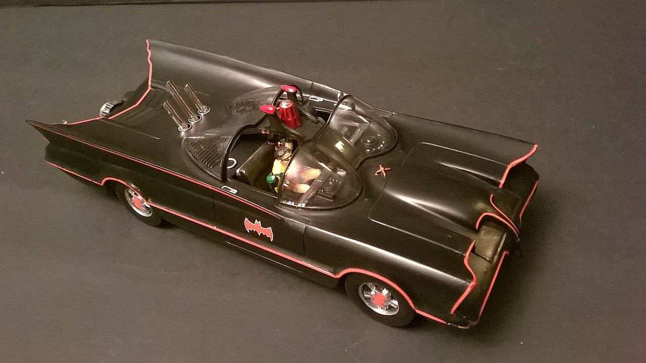 Classic Batmobile -- Plastic Model Car -- 1/32 Scale -- #pol933 ...