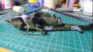 Bell AH-1W Super Cobra Elicottero Helicopter 1:72 Plastic Model Kit 0160 ITALERI 