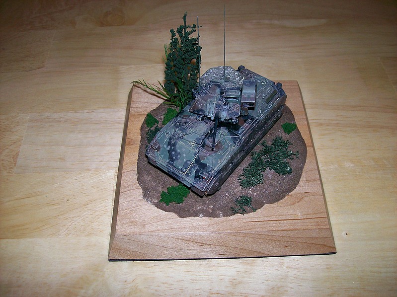 M2A2 Bradley Tank w/ERA -- Plastic Model Tank Kit -- 1/72 Scale ...