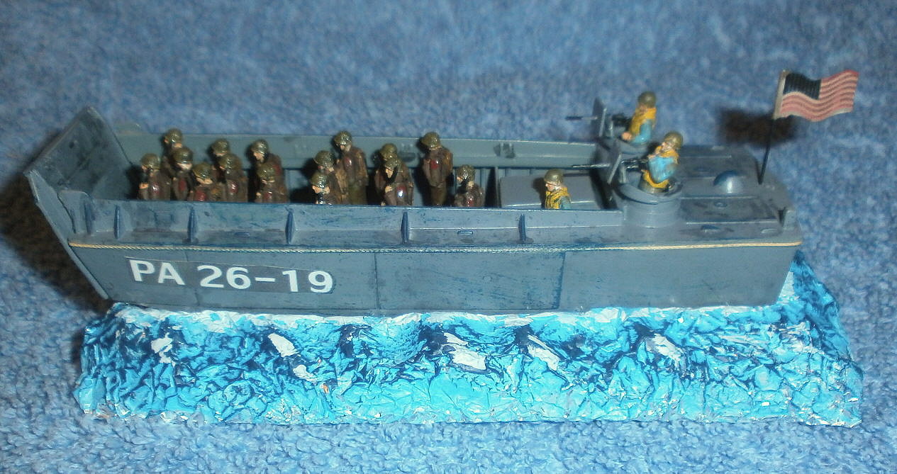 PEGASUS 7650 WWII LCVP LANDING CRAFT WITH CREW SOLDIERS 1/72 Model Kit FREE SHIP 