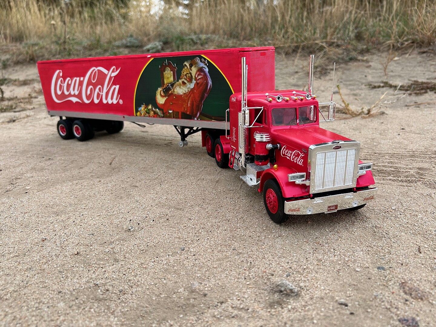 AMT Fruehauf Beaded Van Semi Trailer Coca-C Plastic Model Vehicle