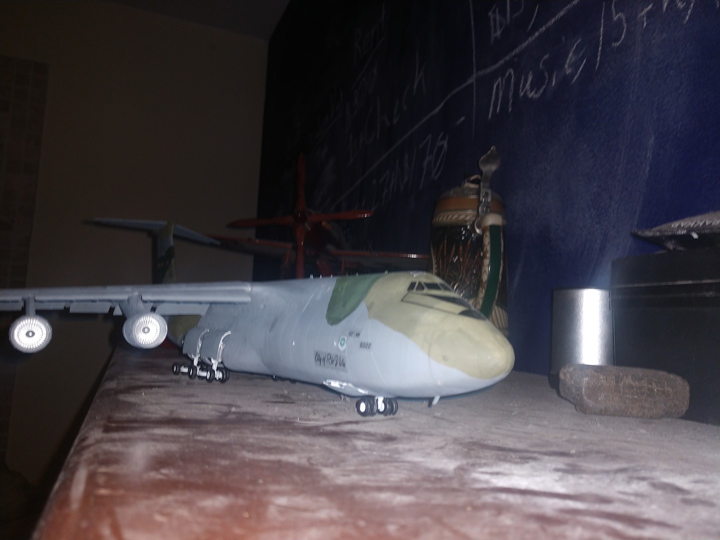 C5B Galaxy Transport Plastic Model Airplane Kit 1/144 Scale 