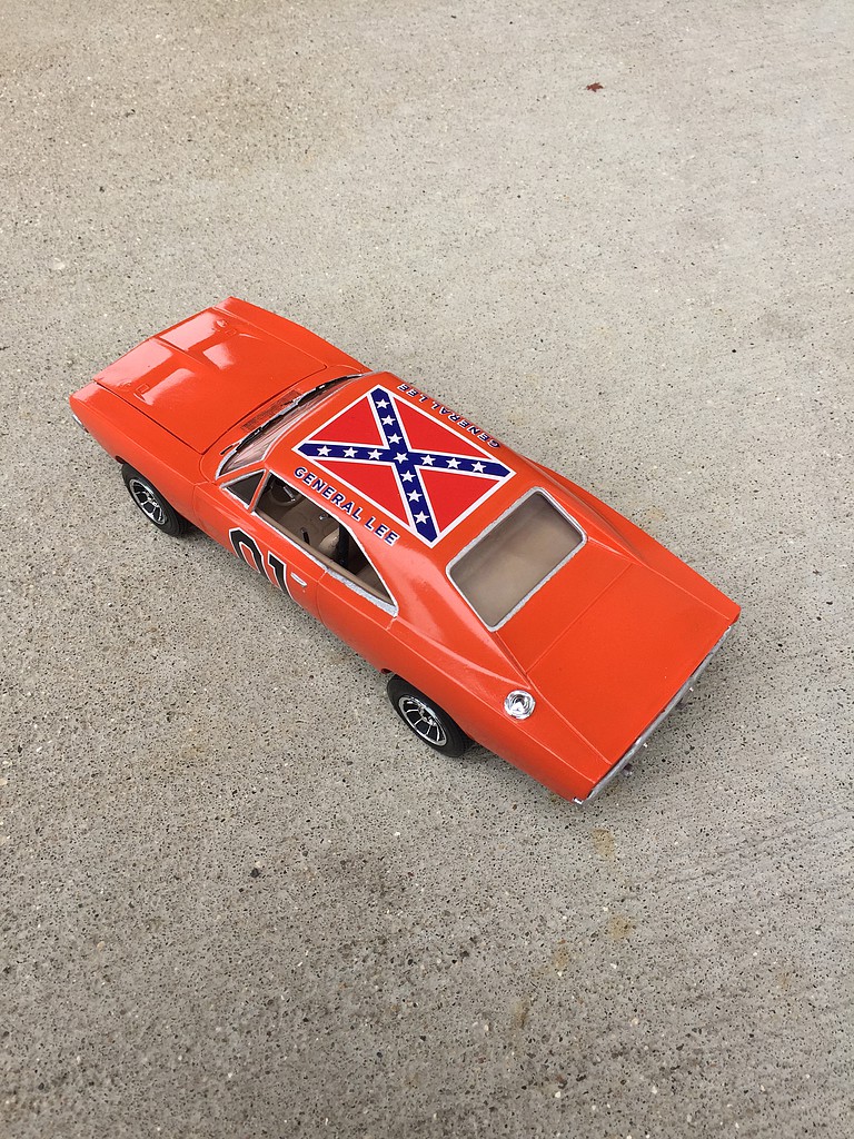1969 General Lee Charger Plastic Model Car Kit 1/25 Scale 706
