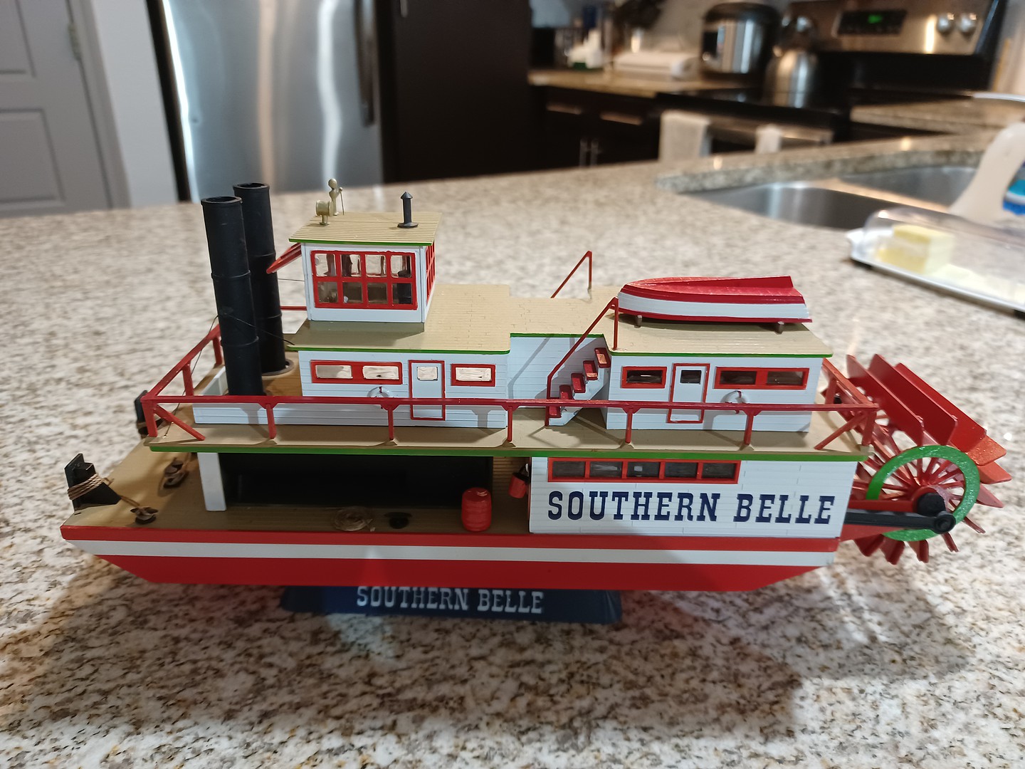 LINDBERG  1:64  Southern Bell Paddle Wheel Steamship  LIN201 