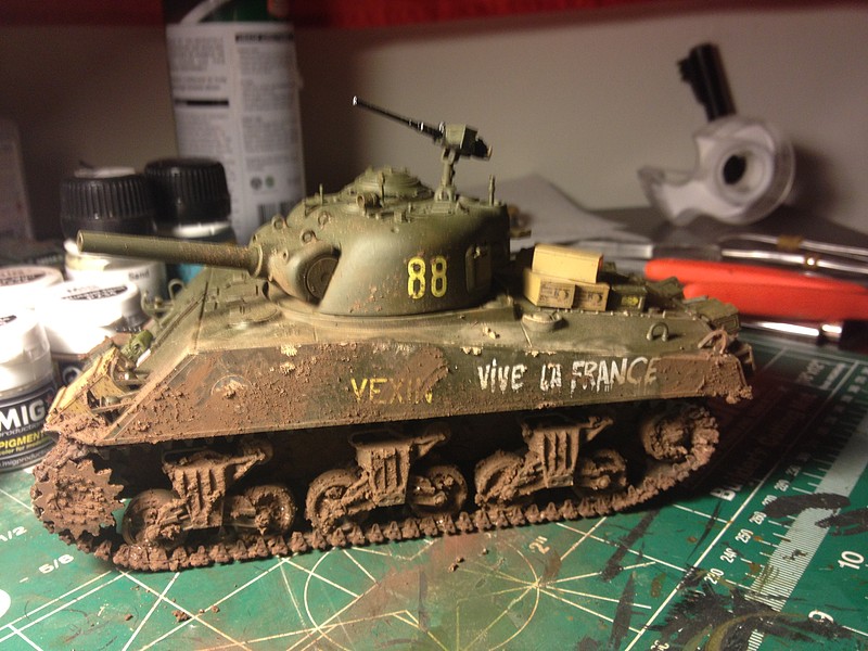 35251 TAMIYA M4A3 Sherman W OBUSIER 105 MM 1/35th Kit Plastique militaire 1/35 