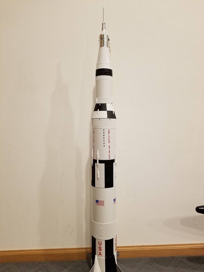 Gallery Pictures Estes Saturn V 1/100 scale w/ bonus model skill 4