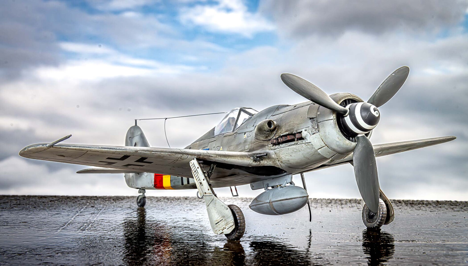 Maquette Tiger Model 110 - Avion De Chasse FW190 Fighter Aircraft
