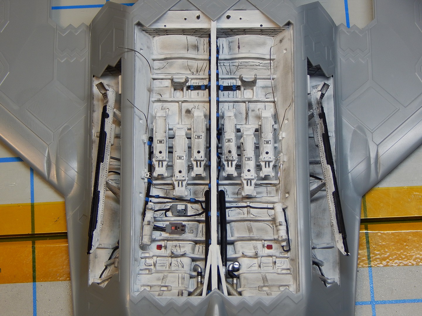 F22 Raptor USAF Plastic Model Airplane Kit 1/48 Scale 07245 pictures by davezz4