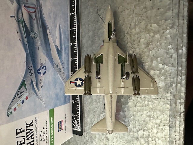 A-4E/F Skyhawk -- Plastic Model Airplane Kit -- 1/72 Scale -- #00239 ...