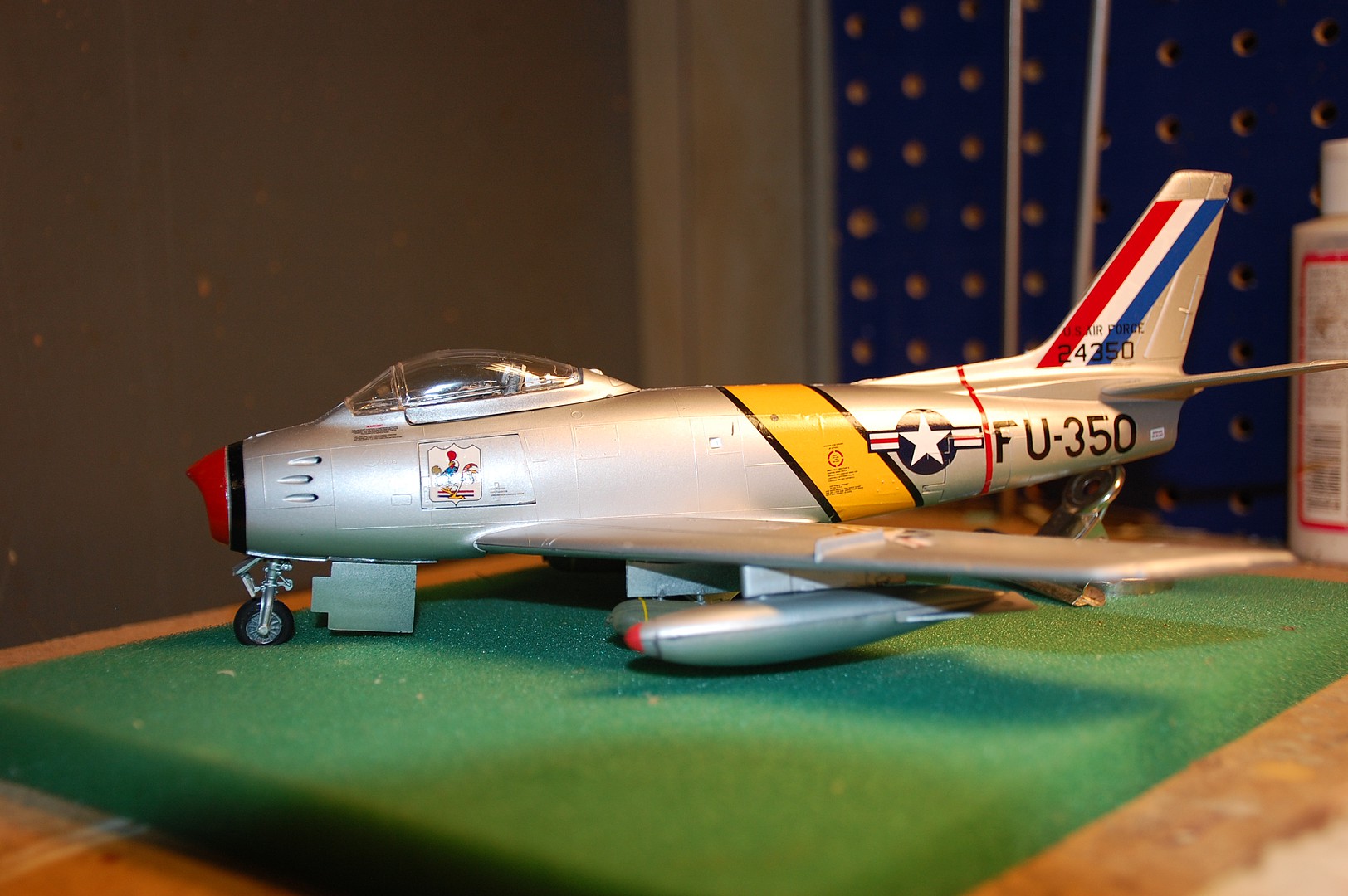 F86F Sabre Jet Plastic Model Airplane Kit 1/48 Scale 855319