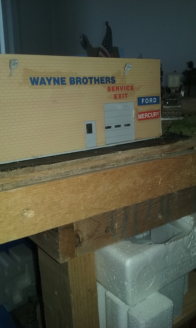 Walthers Cornerstone 933-3483 Edificio Concesionario Ford Wayne Bros