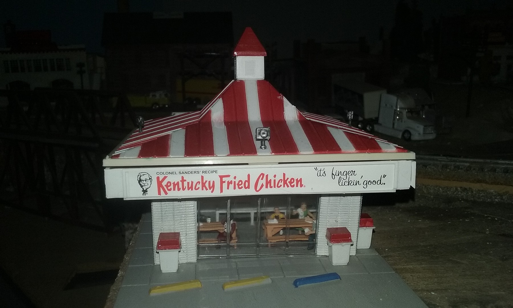 Kentucky Fried Chicken(R) Drive In Kit Model Train Building HO
