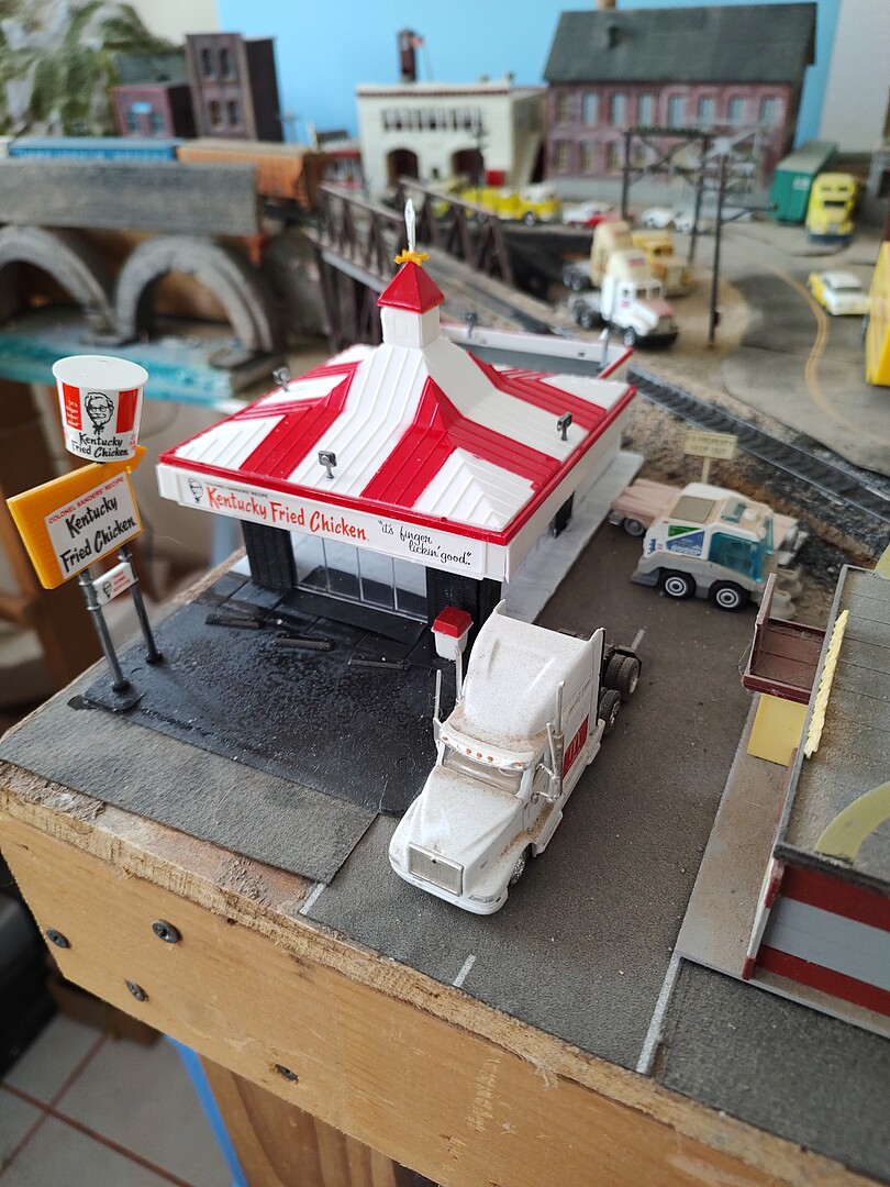Kentucky Fried Chicken(R) Drive In Kit Model Train Building HO