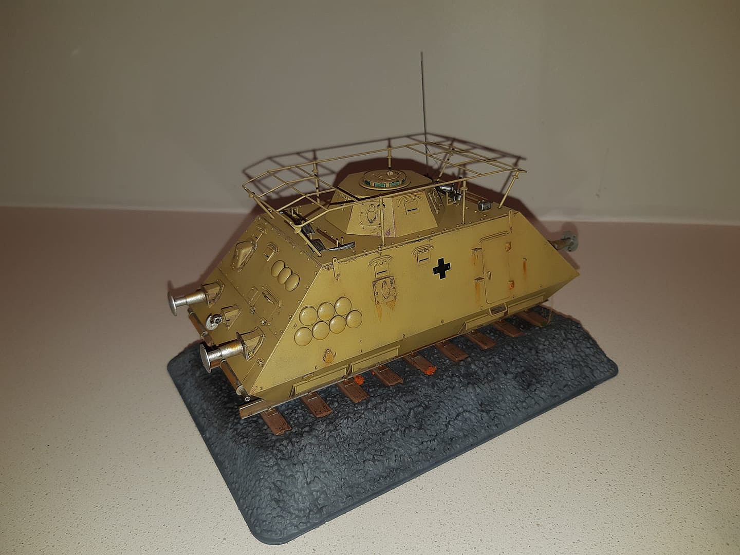 Schwerer PzSpahWg Armored Railway Car w/Crew Plastic Model Tank Kit