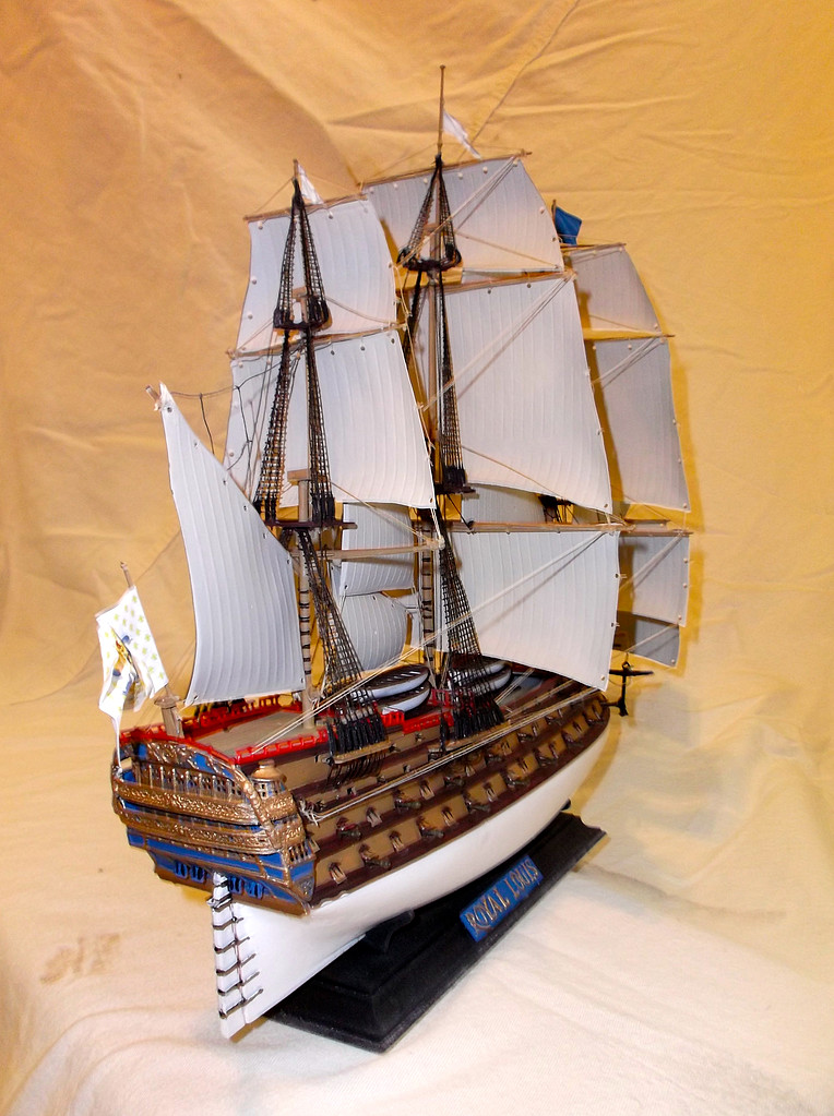 Le Royal Louis Sailing Ship Plastic Model Sailing Ship Kit 1/200