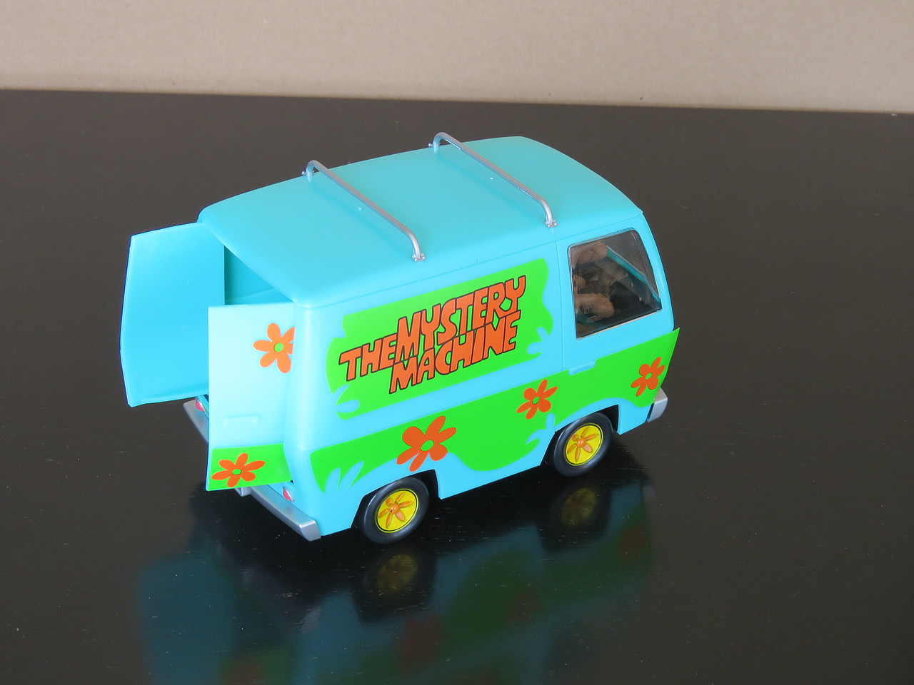 Scooby Doo Mystery Machine Van -- Plastic Model Truck Kit -- 1/25 Scale ...