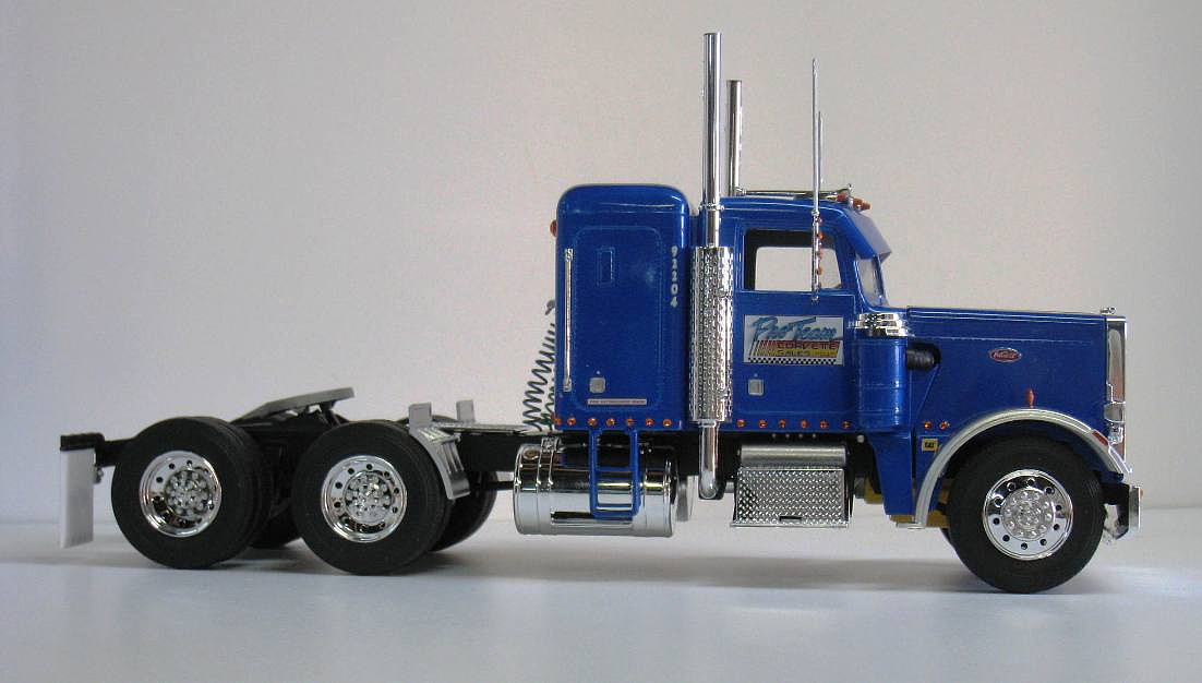 Peterbilt 359 Conventional -- Plastic Model Truck Kit -- 1/25 Scale ...