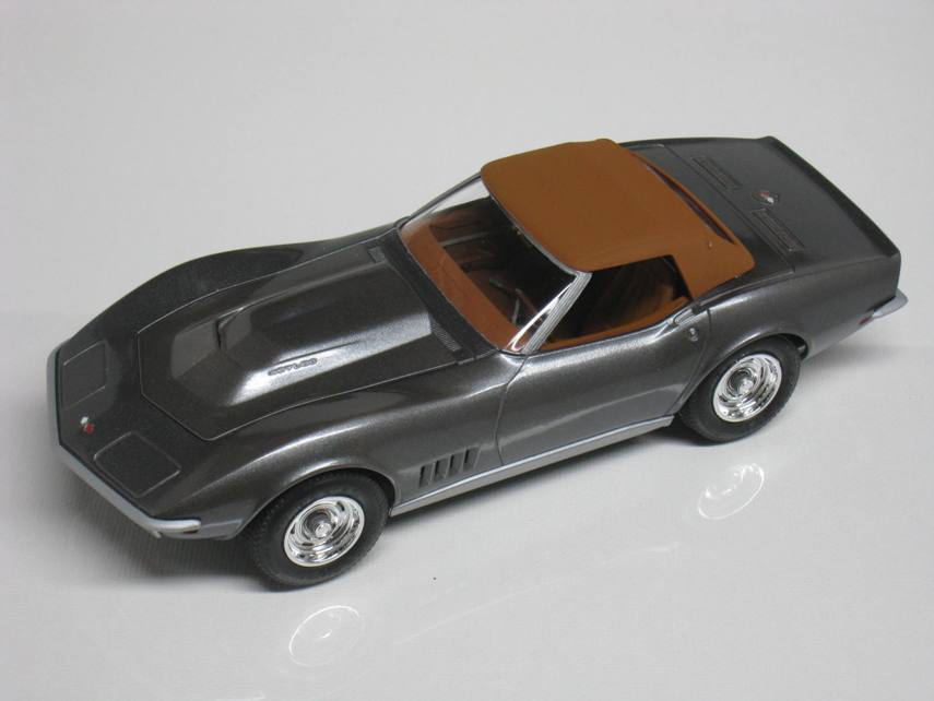 1970 Chevy Corvette Coupe -- Plastic Model Car Kit -- 1/25 Scale ...