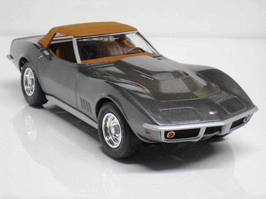 1970 Chevy Corvette Coupe -- Plastic Model Car Kit -- 1/25 Scale ...