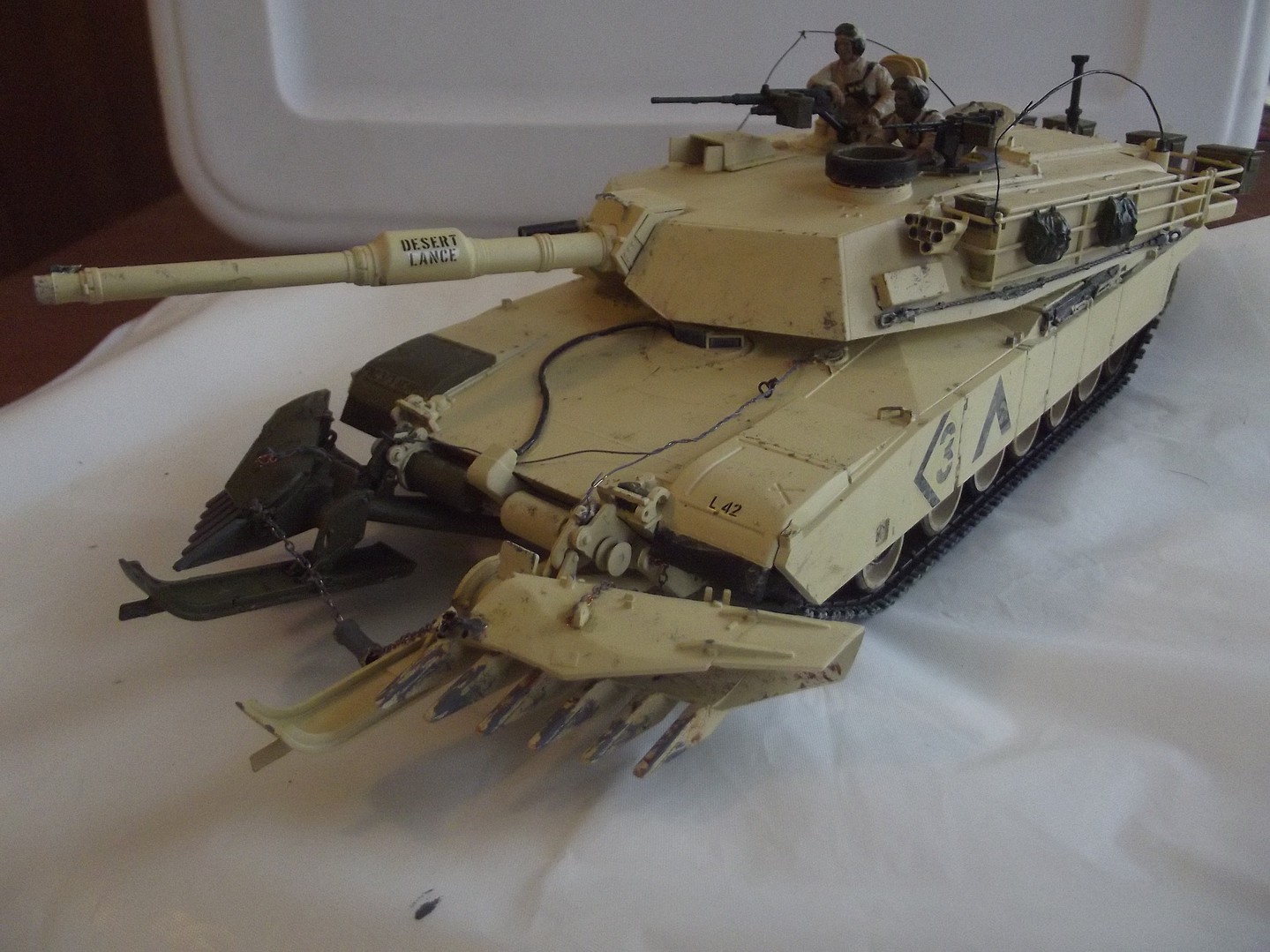 Tamiya 35158 M1A1 Abrams with Mineplow U.S Tank Plastic Model Kit Scale 1:35 