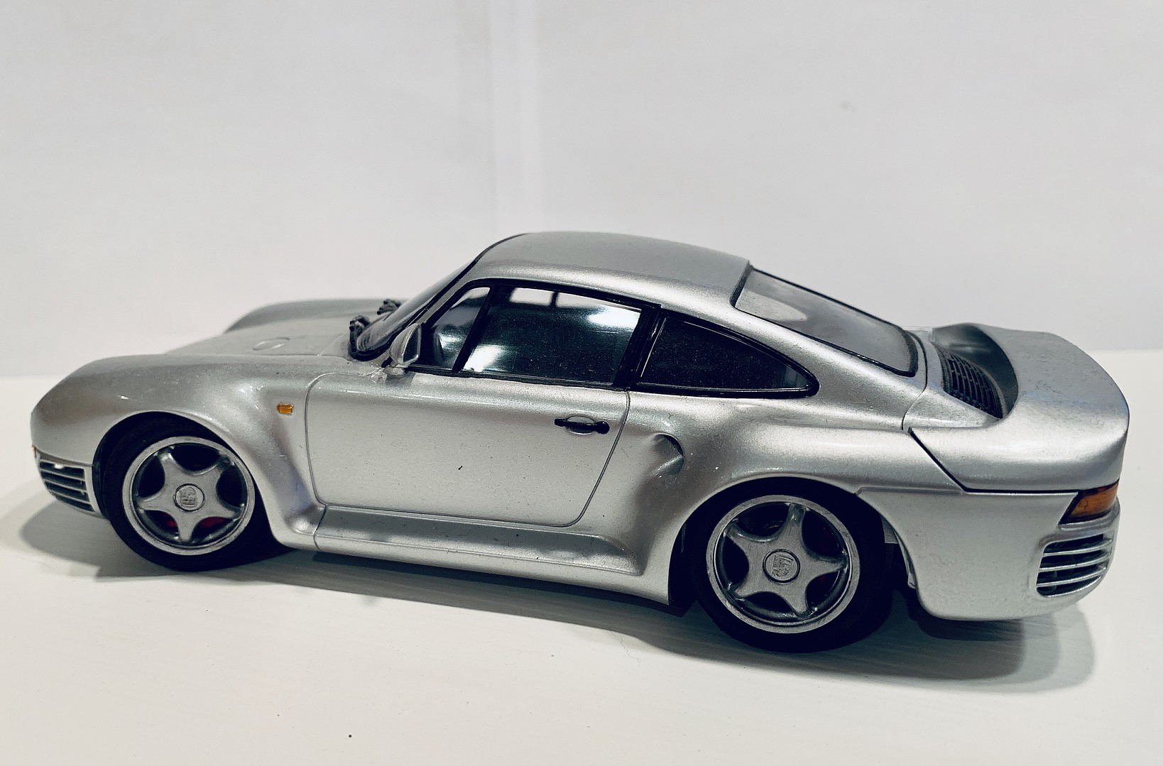 Porsche 959 Coupe Sportscar -- Plastic Model Car Kit -- 1/24 Scale ...