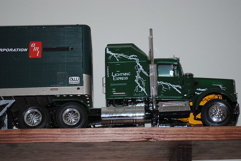 Kenworth W900 -- Plastic Model Truck Kit -- 1/25 Scale -- #851507 ...