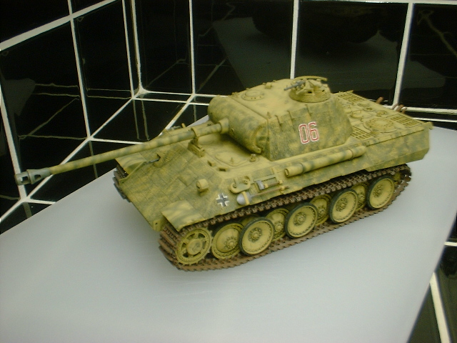 German Panther Medium Tank -- Plastic Model Military Vehicle Kit -- 1/ ...
