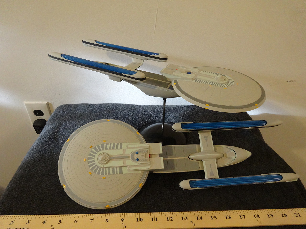USS Excelsior Plastic Model Spaceship Kit 1/1000 Scale 84312 pictures by redapplesonly