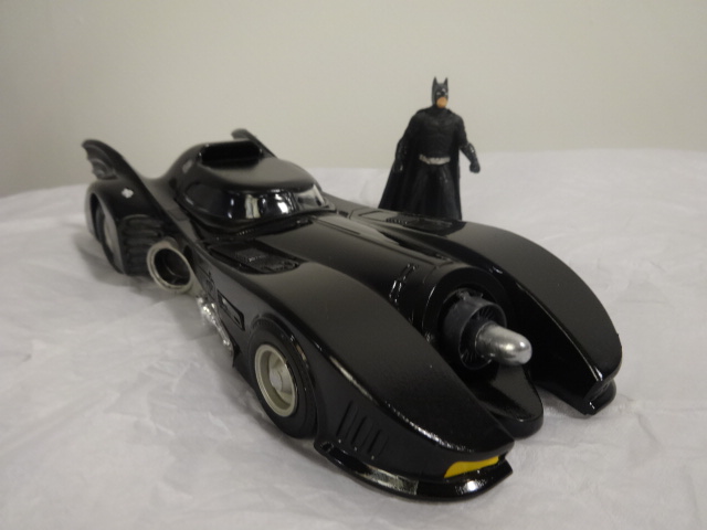 1989 Batmobile -- Plastic Model Car Kit -- 1/25 Scale -- #935 pictures by  redapplesonly