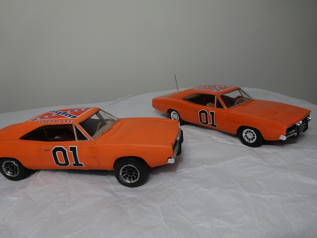 1969 General Lee Charger Plastic Model Car Kit 1/25 Scale 706