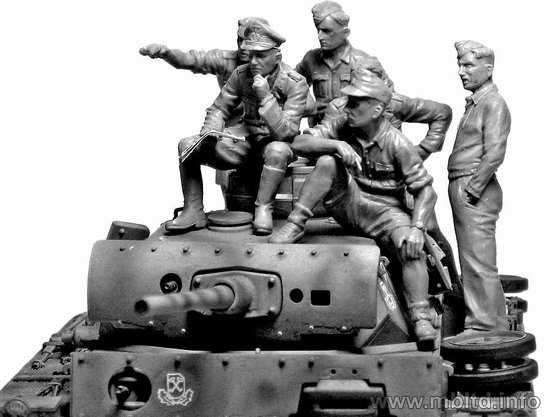 MB Masterbox Rommel German & Tankman Africa Corps German Tank Crew 1:3 5 