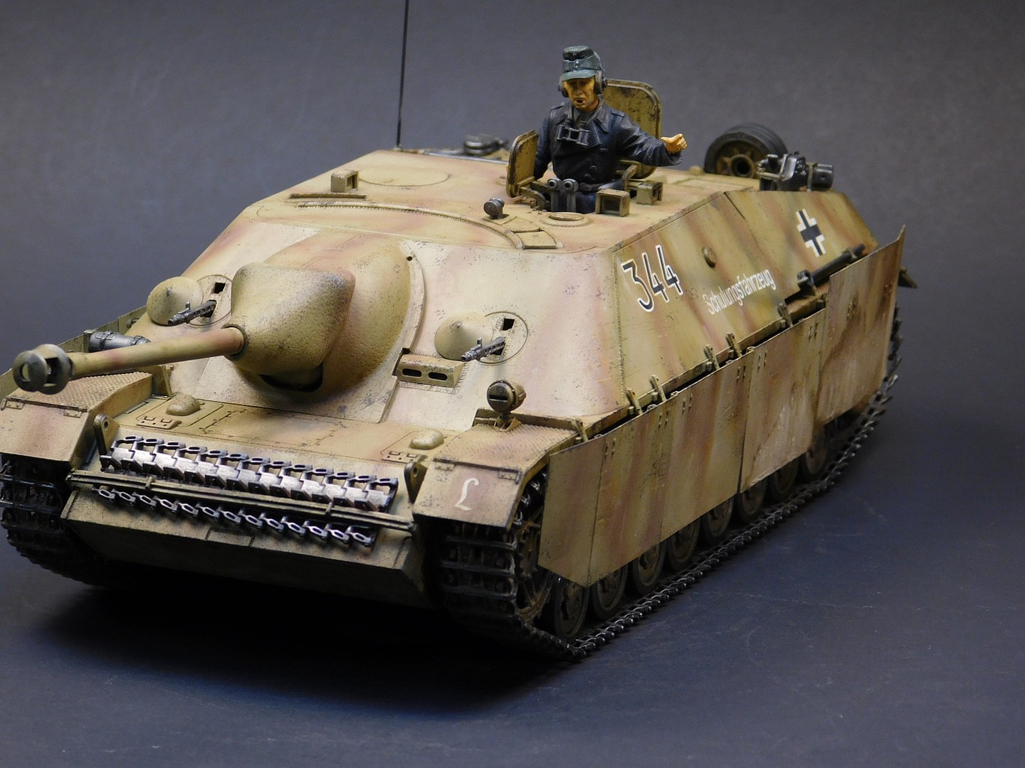 Jagdpanzer IV L/48 Normandy 1944 Plastic Model Tank Kit 1/35