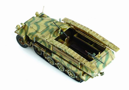 Dragon Models DML 6224 1/35 Sd.Kfz.251/7 Ausf.C Pionierpanzerwagen 3 i