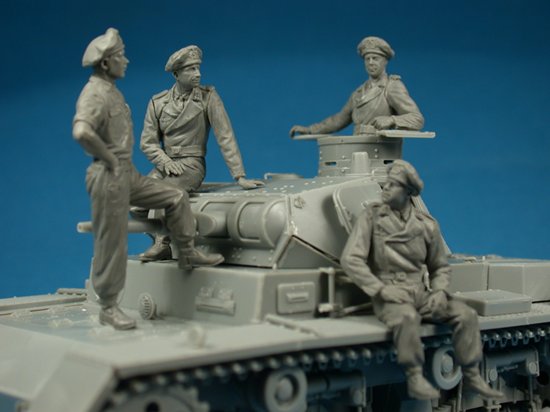 Plastic Kit 5 Figure set German WWII Tank Crew France 1/35 MiniArt 35191 