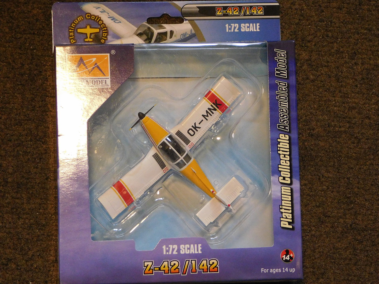 Z142 PreBuilt Plastic Model Airplane 1/72 Scale 36437