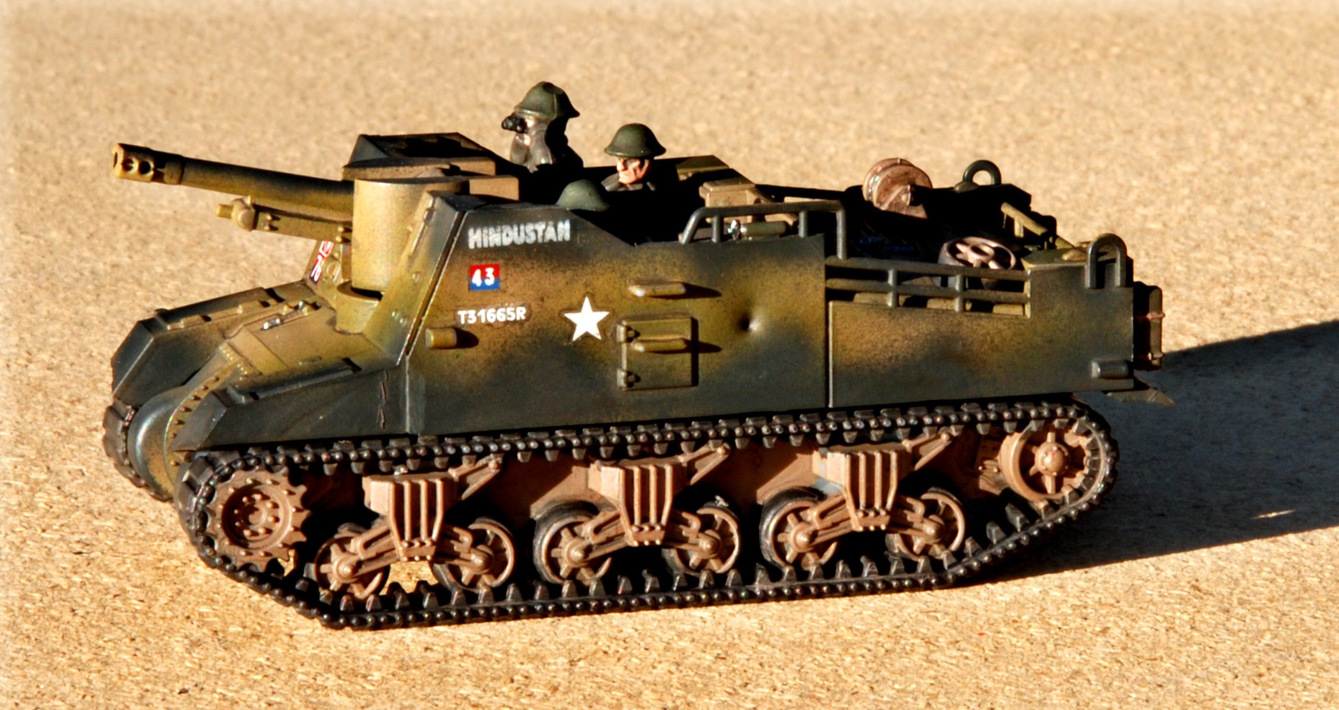 WWII Sexton Self Propelled Gun (3) & Crew -- Plastic Model Military ...