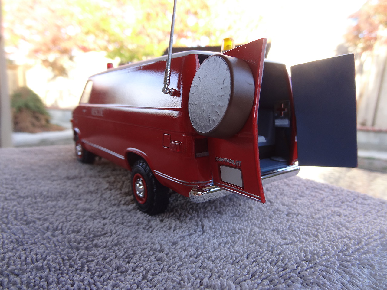 1975 CHEVY RESCUE VAN 1-25 Pictures