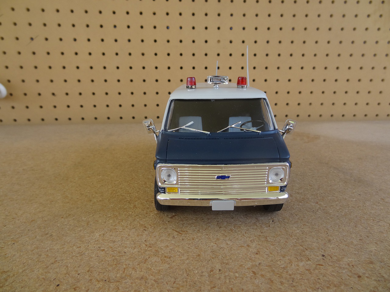 1975 CHEVY RESCUE VAN 1-25 Pictures