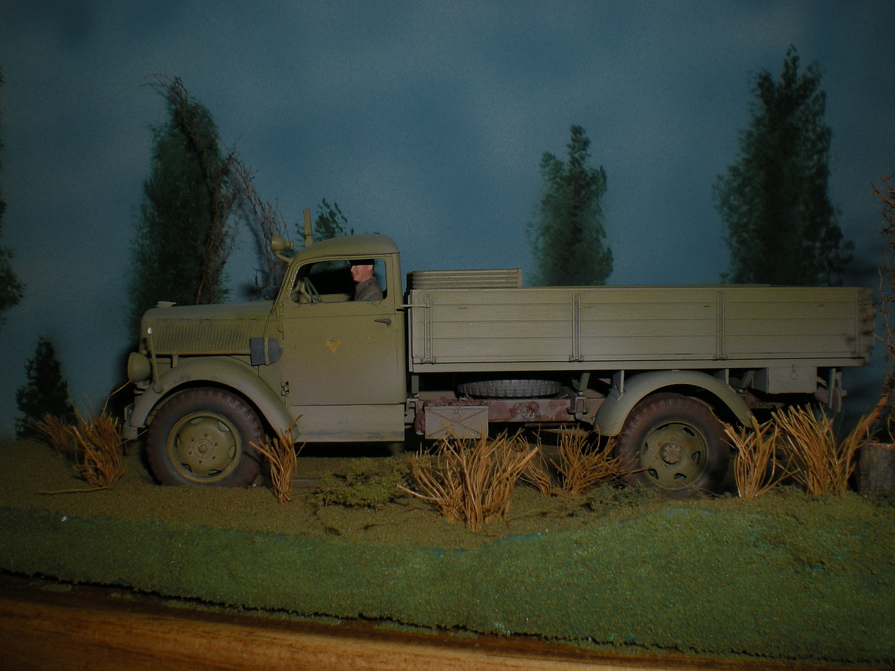 Kit Modello Tamiya 35291 | Camion Cargo Tedesco 3Ton 4x2 Scala 1/35 | Con Figurine, Taniche E Maschere Finestra | Per Modellisti Esperti