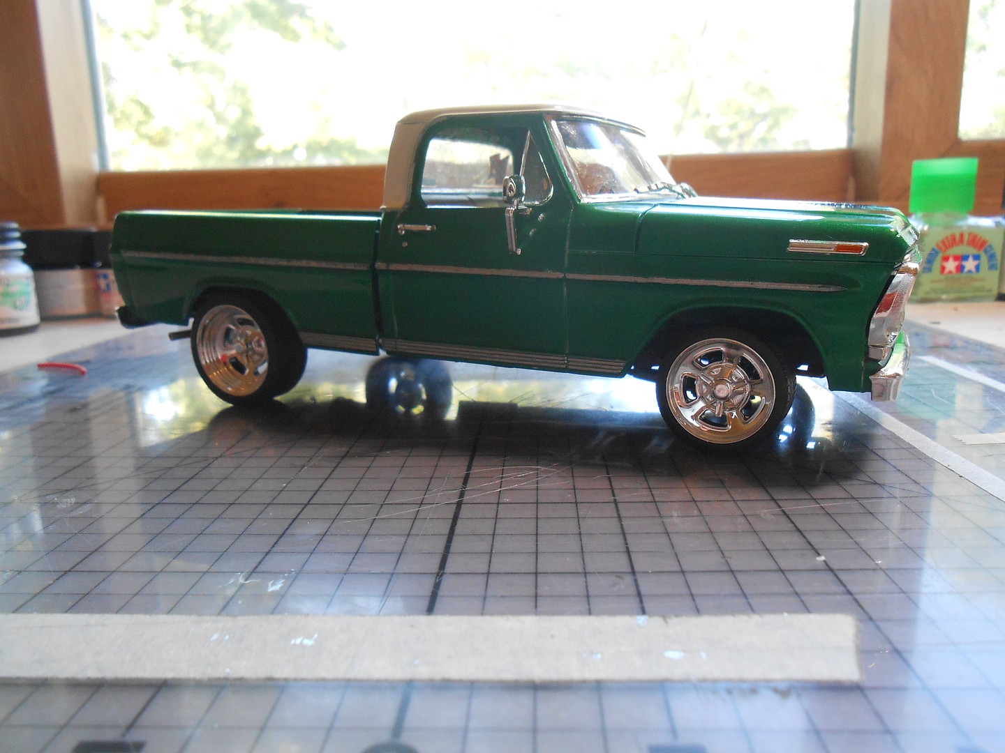 1970 F-100 Ford Custom Cab -- Plastic Model Car Kit -- 1/25 Scale ...