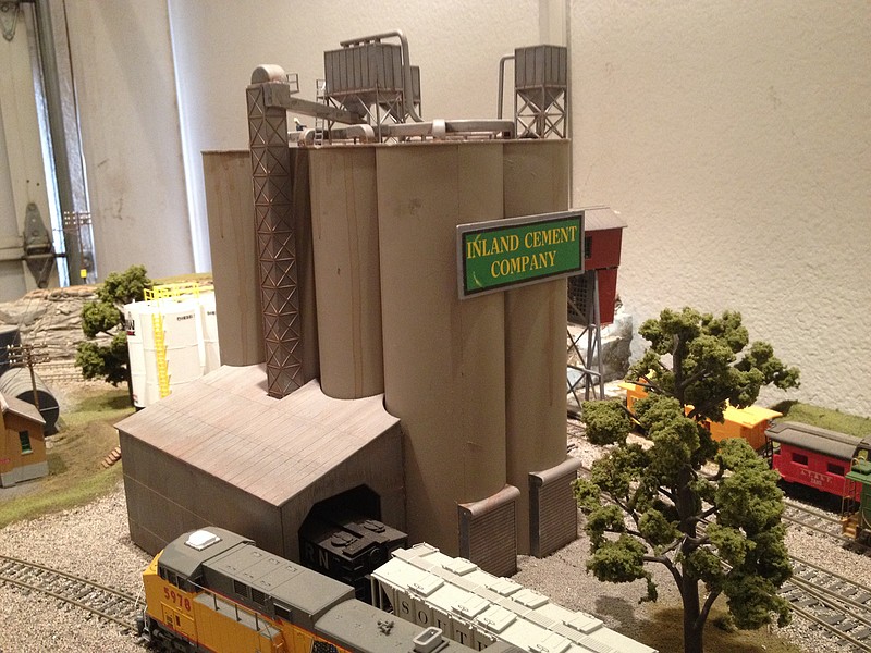 Medusa Cement Company Kit 9 x 7 x x 11'' HO Scale Model Railroad