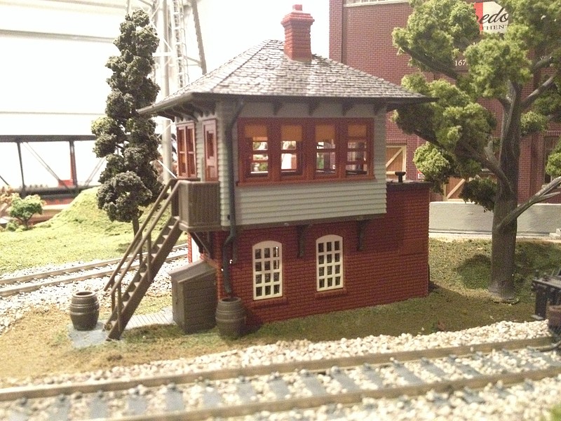 Gallery Pictures Atlas Signal Tower Built-Up HO Scale Model Railroad ...