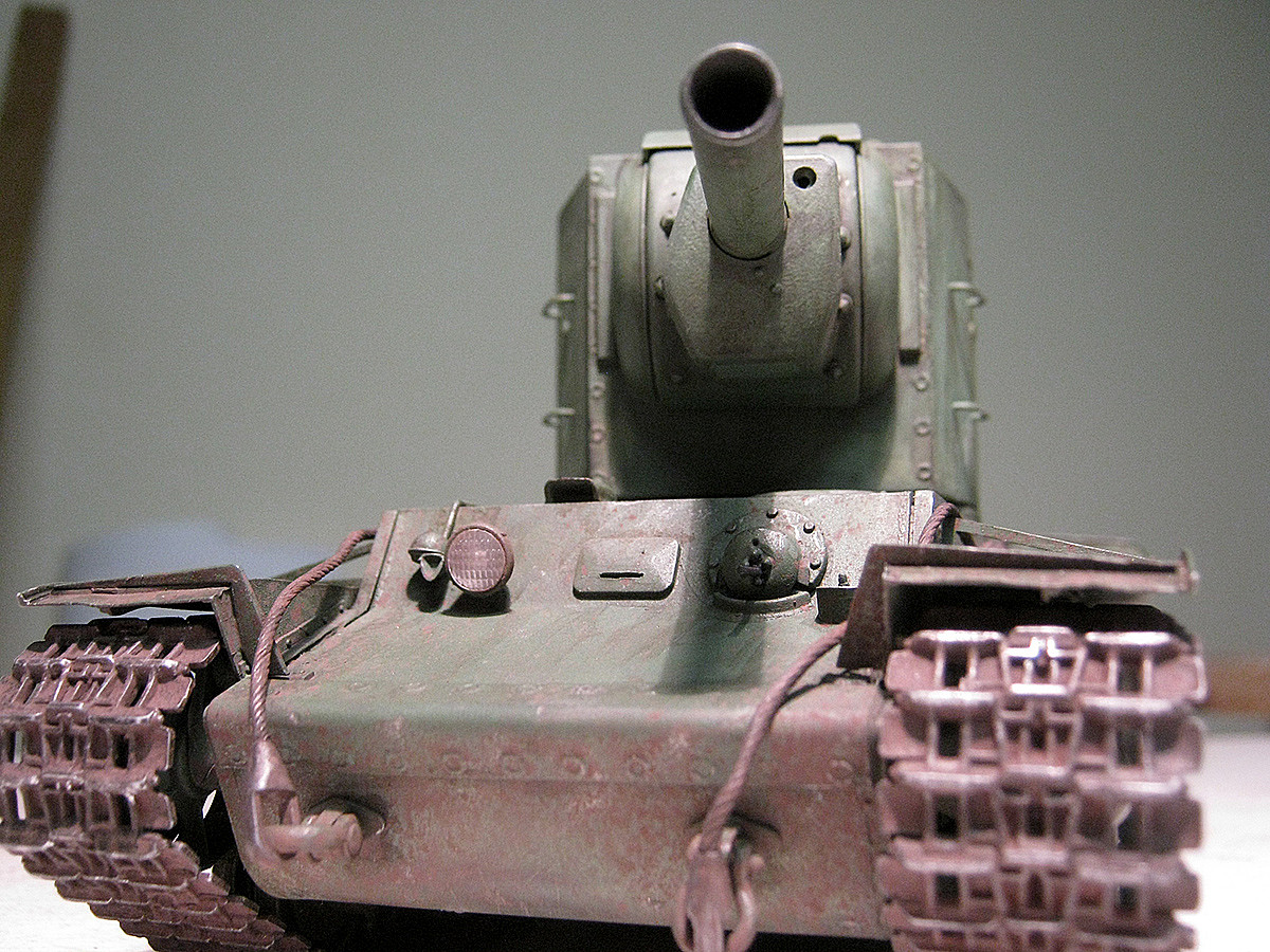 Soviet KV2 Tank Plastic Model Military Vehicle 1/35 Scale 312