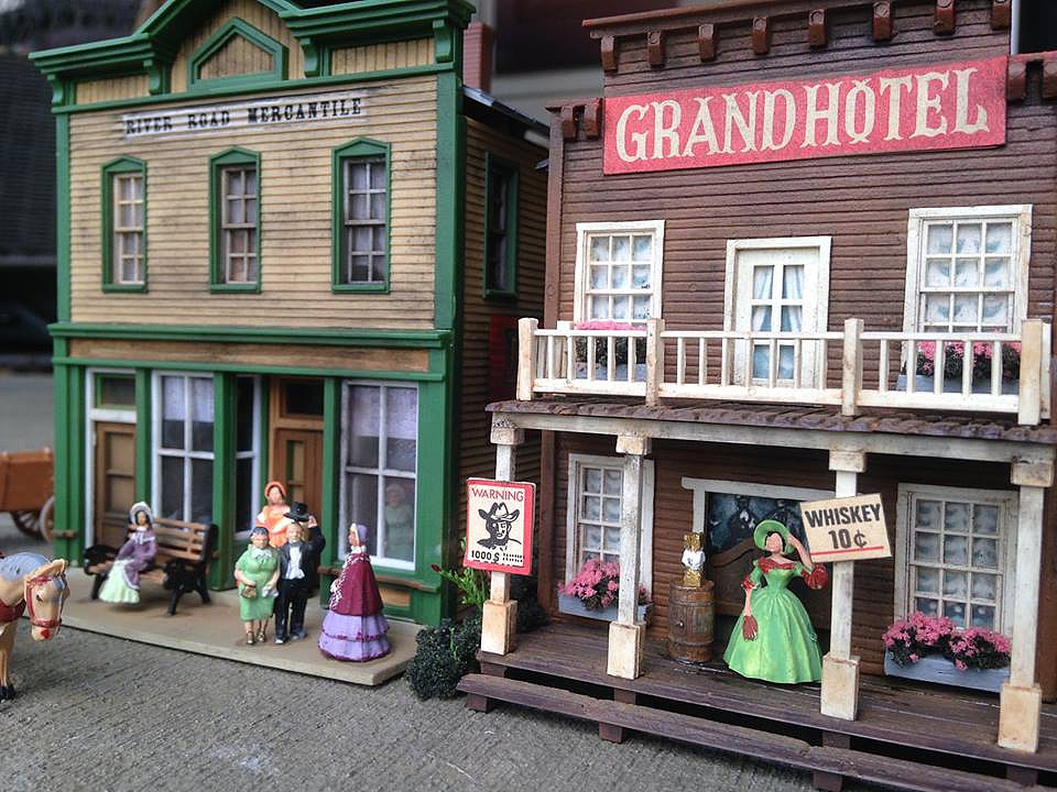 River Road Mercantile Kit HO Scale Model Railroad Building