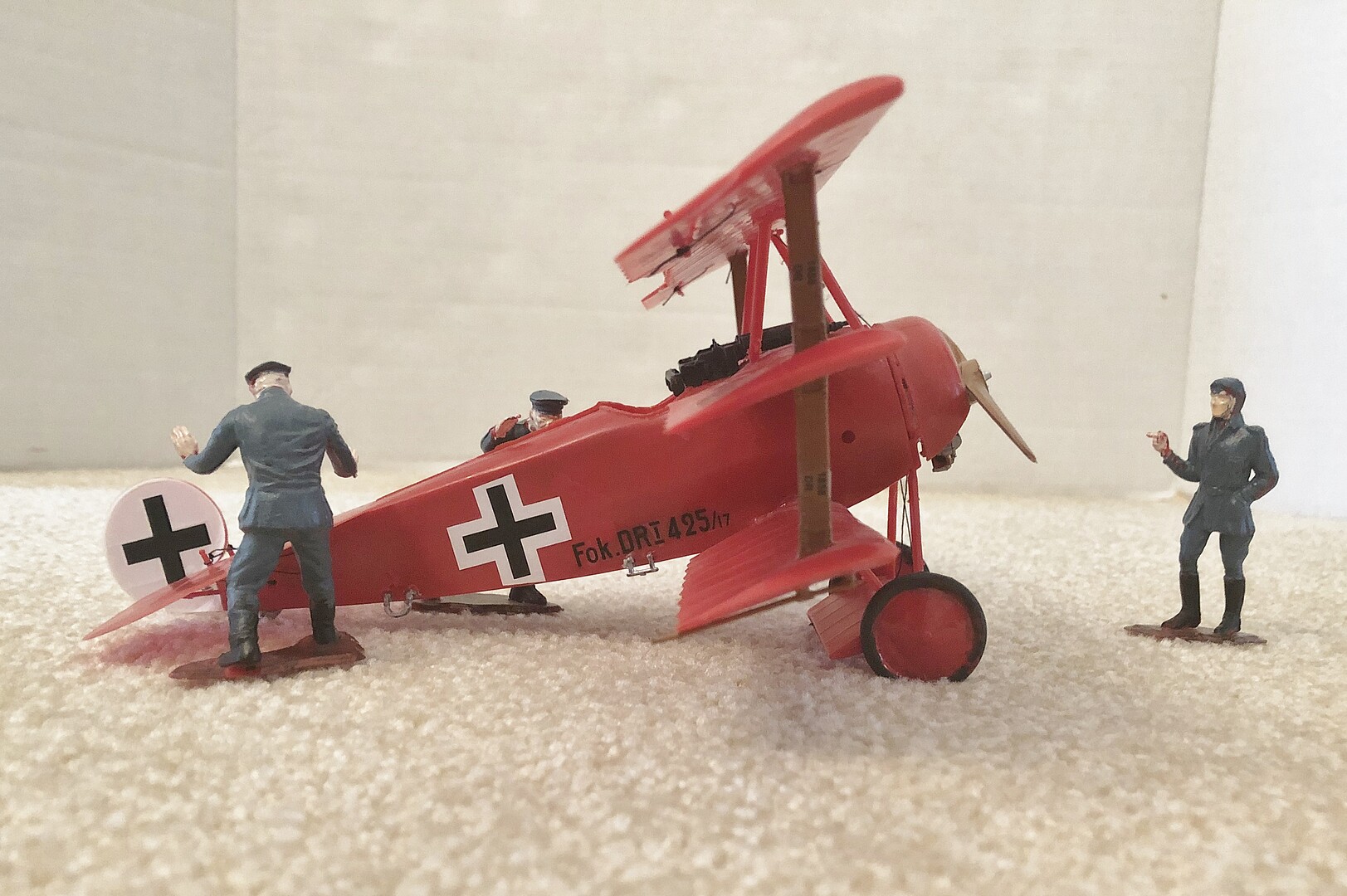 Fokker DR I Manfred Von Richthofen Triplane Plastic Model Airplane