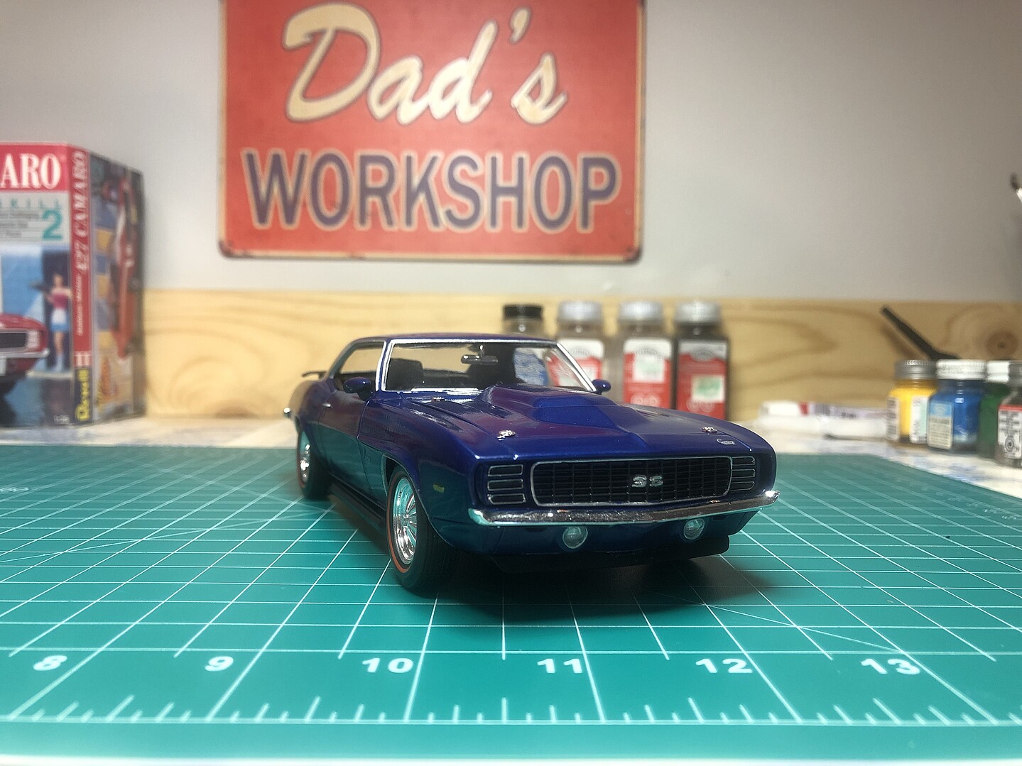 1969 Camaro Z28 RS Plastic Model Car Kit 1/25 Scale 857457